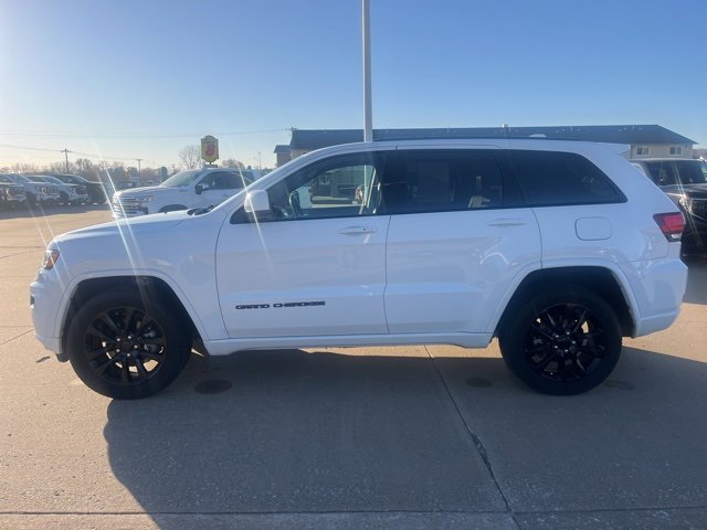 Used 2020 Jeep Grand Cherokee Altitude image 6
