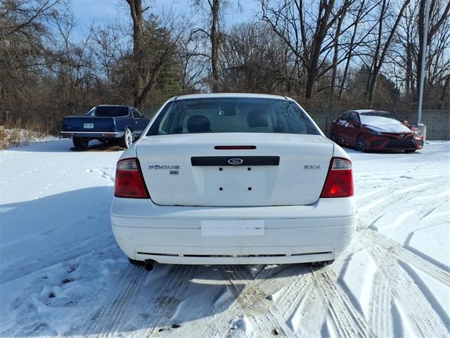 Used 2005 Ford Focus ZX4 Sedan image 6