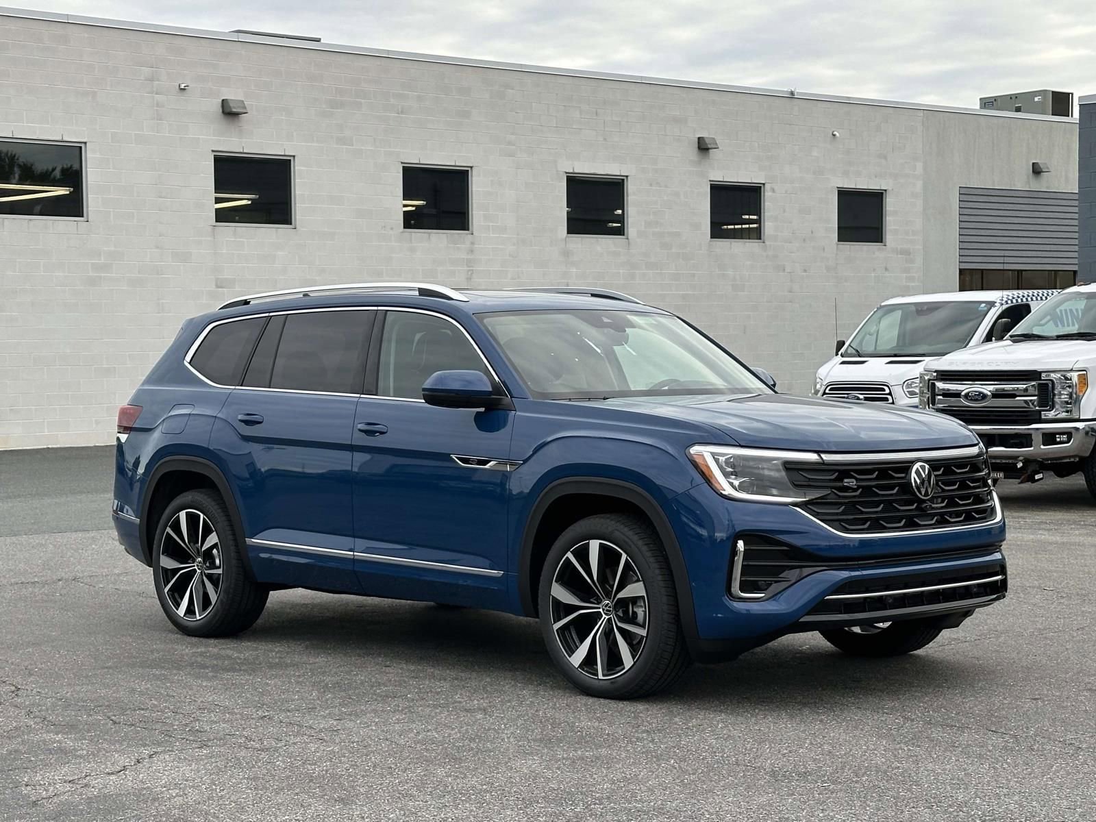 New 2026 Volkswagen Atlas SEL Premium R-Line image 8