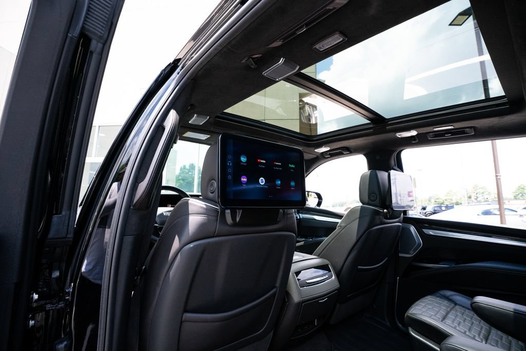 Used 2025 Cadillac Escalade ESV V AWD/4WD image 51