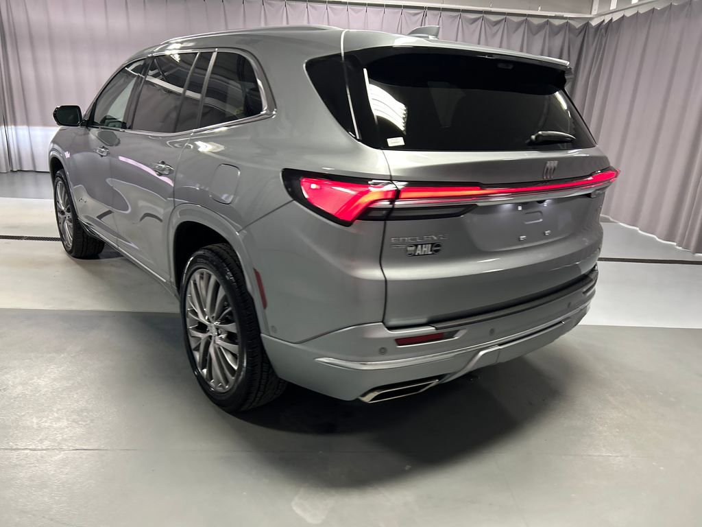 Used 2025 Buick Enclave Avenir w/ Super Cruise Package AWD/4WD image 5