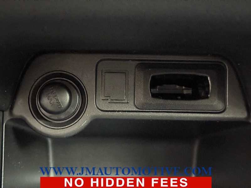 Used 2015 Mitsubishi Outlander SE AWD/4WD image 35