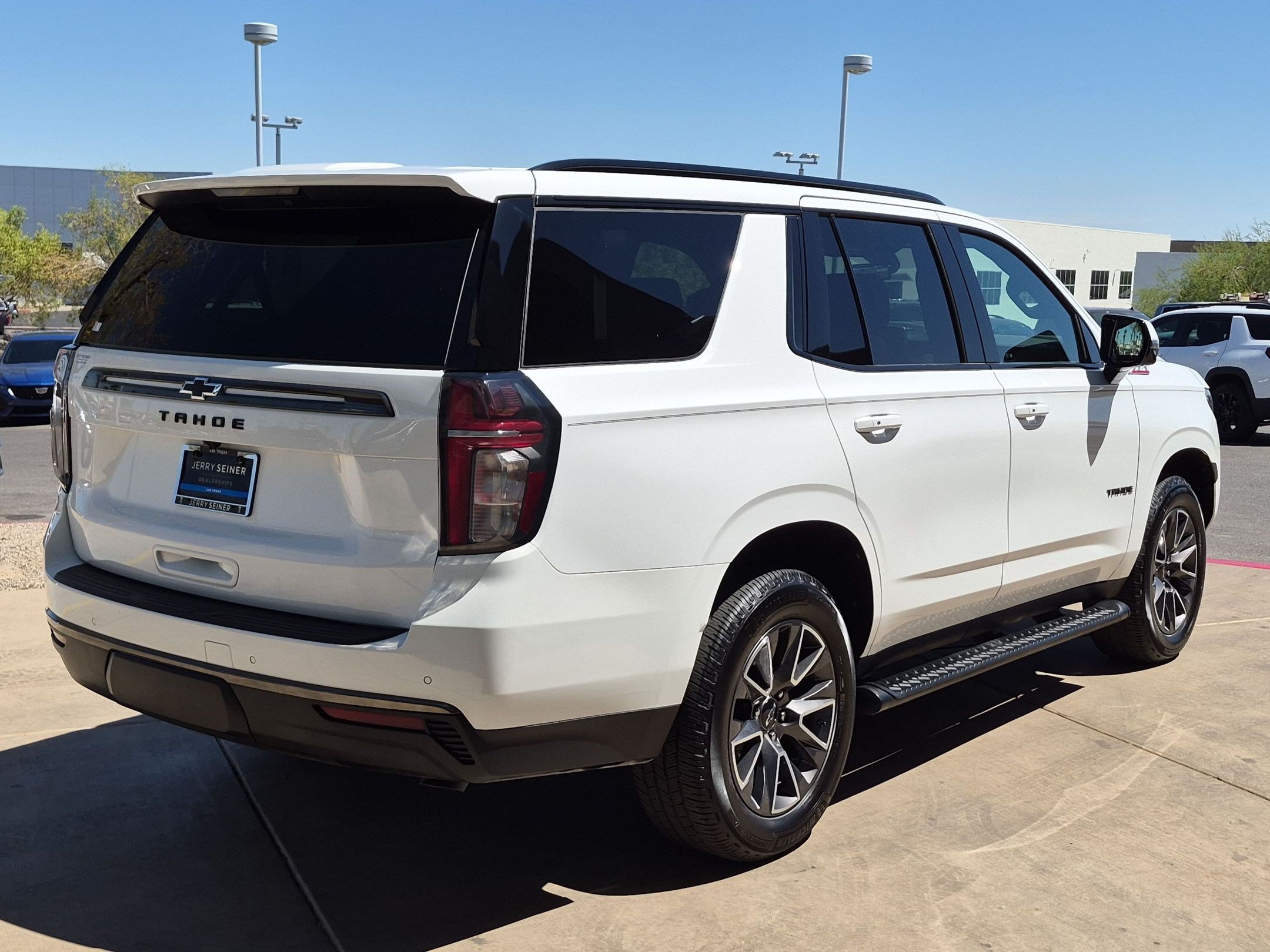 Certified 2022 Chevrolet Tahoe Z71 w/ Luxury Package AWD/4WD image 5