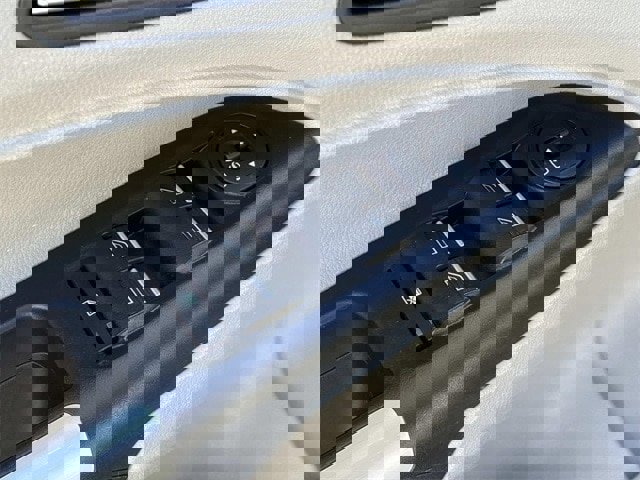 Certified 2022 Ford Transit Connect XLT image 19