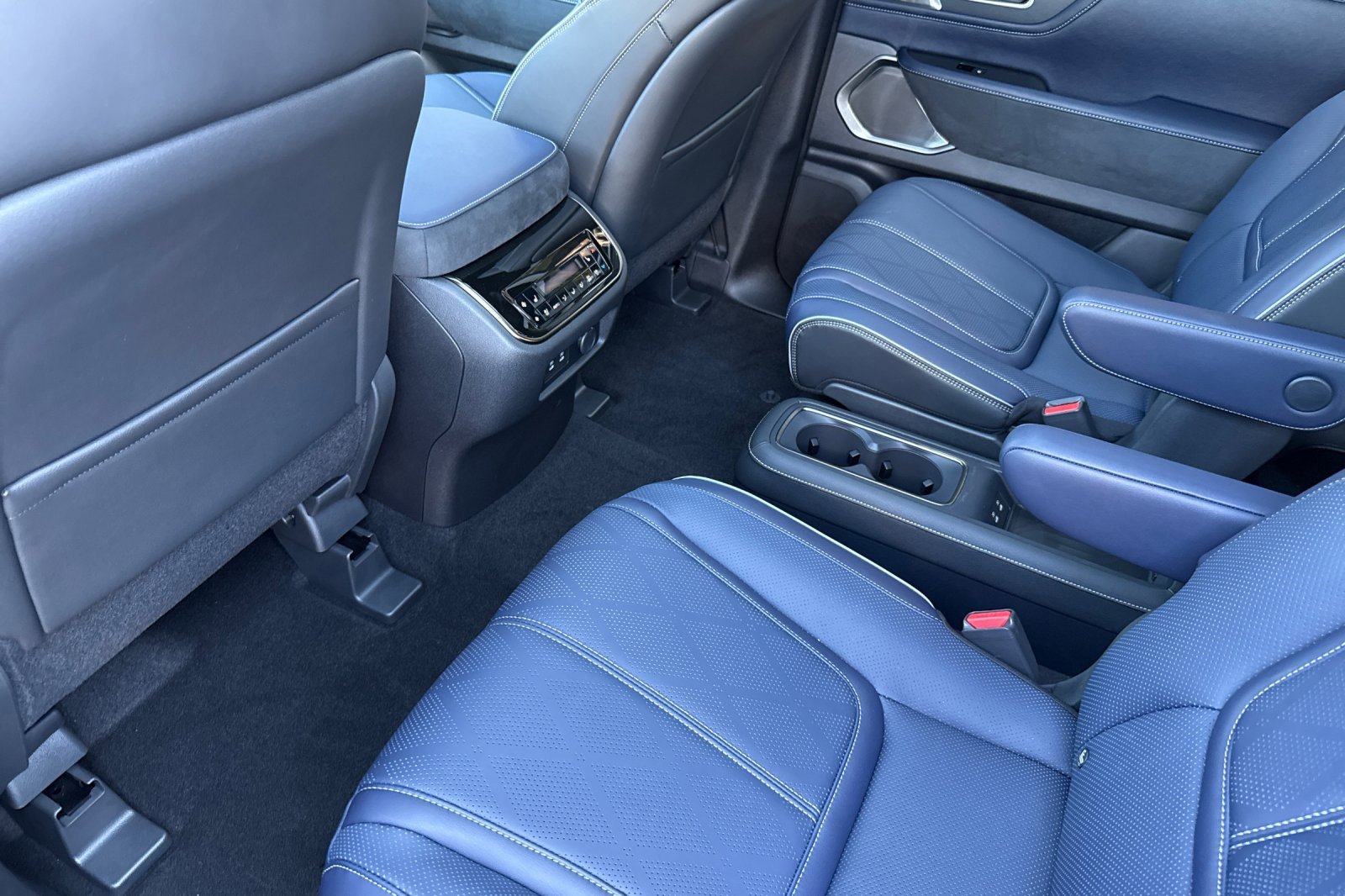 New 2026 INFINITI QX80 4WD w/ Sport Exterior Package image 12