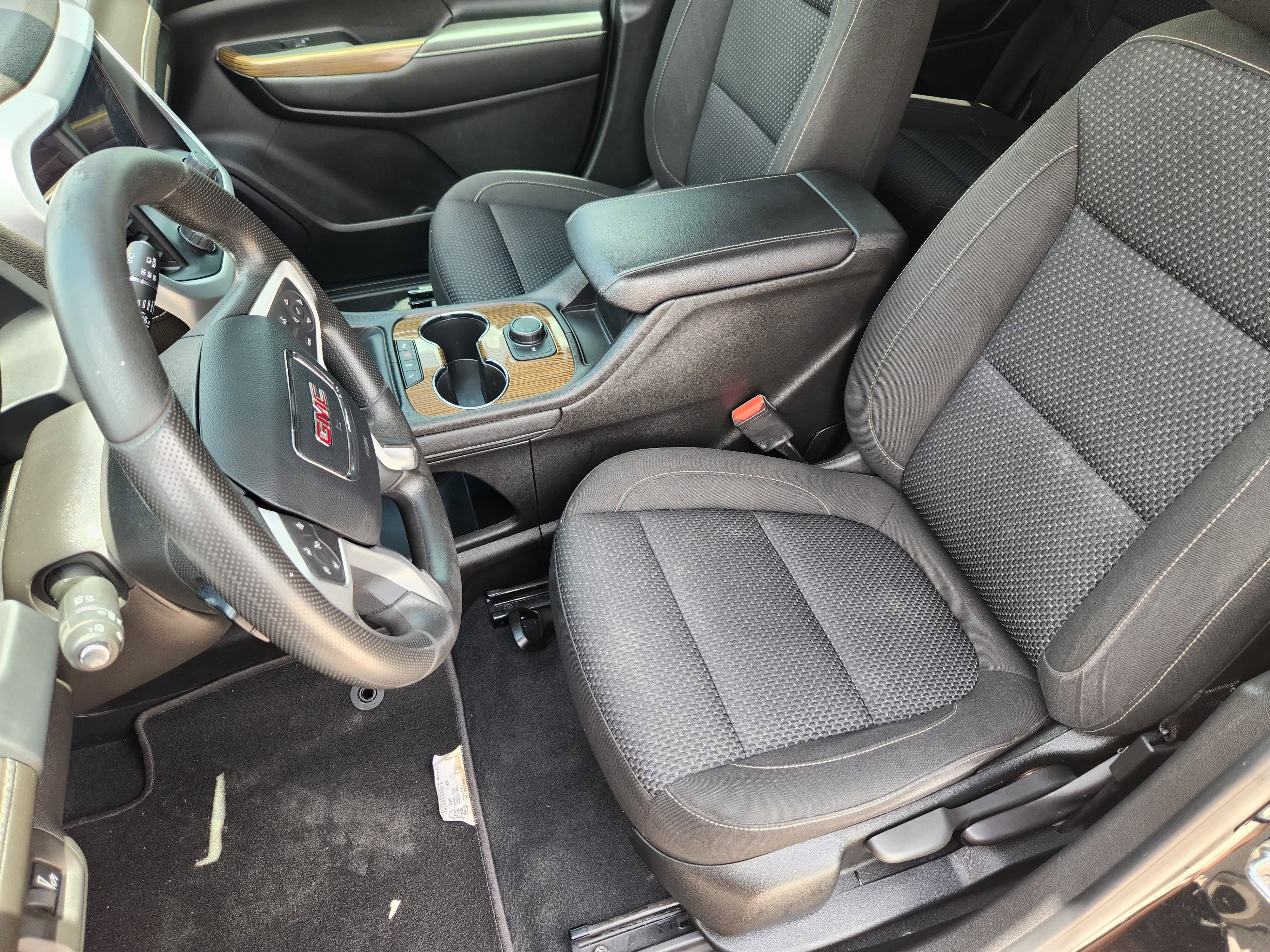 Used 2023 GMC Acadia SLE FWD image 13