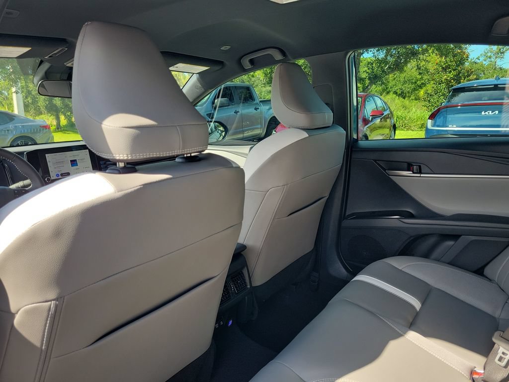 Used 2026 Toyota Camry SE AWD/4WD image 25