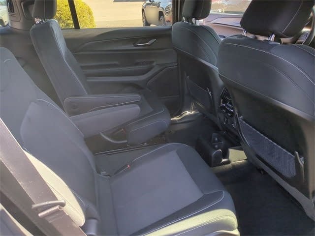 Used 2024 Jeep Grand Cherokee L Laredo w/ Luxury Tech Group I AWD/4WD image 23