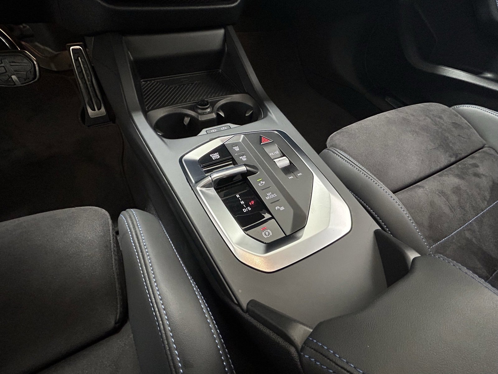 Used 2025 BMW M235i xDrive w/ M Performance Package image 22