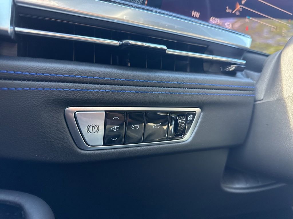 Used 2025 Cadillac Escalade IQ Luxury 1 AWD/4WD image 25