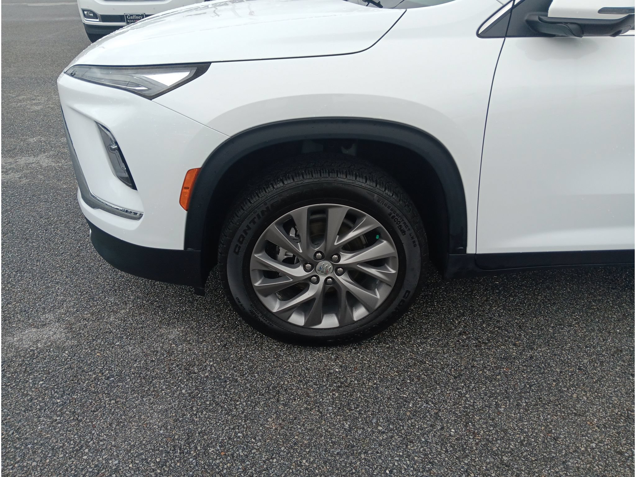 Used 2025 Buick Enclave Preferred FWD image 2