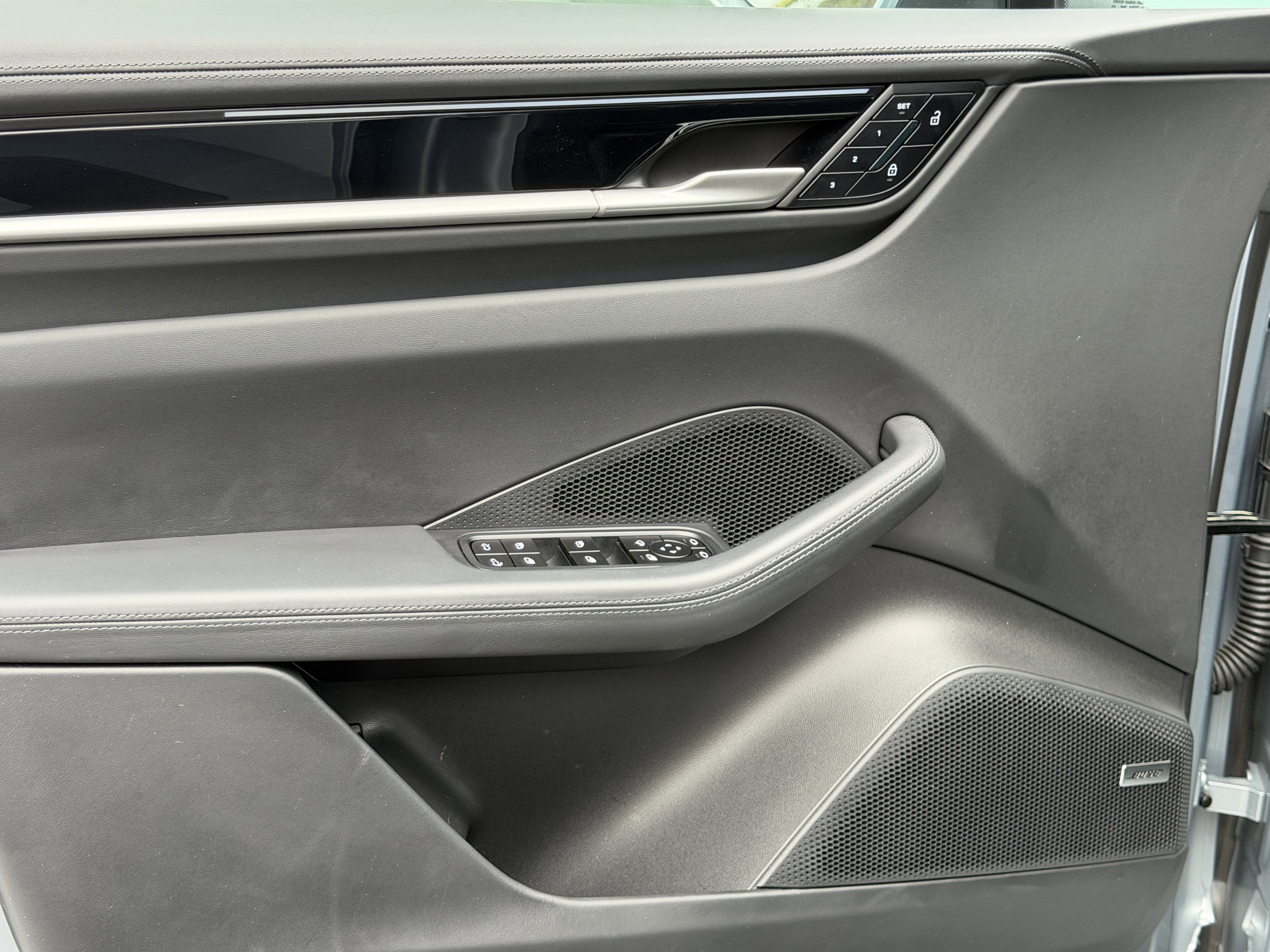 Used 2024 Porsche Macan 4 Electric image 23