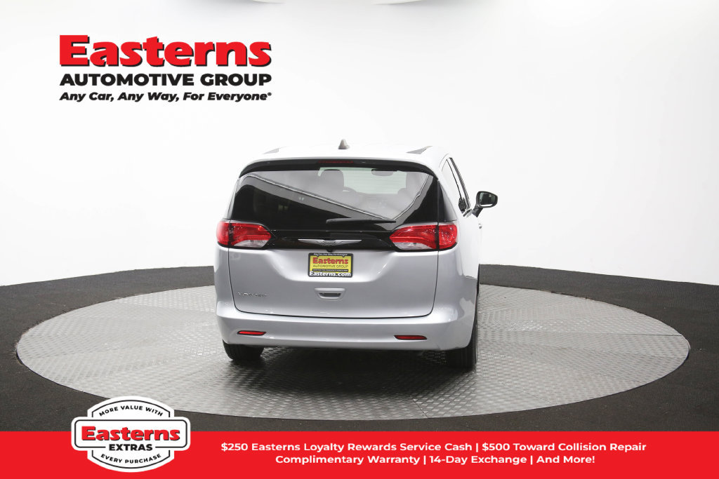 Used 2023 Chrysler Voyager LX FWD image 40