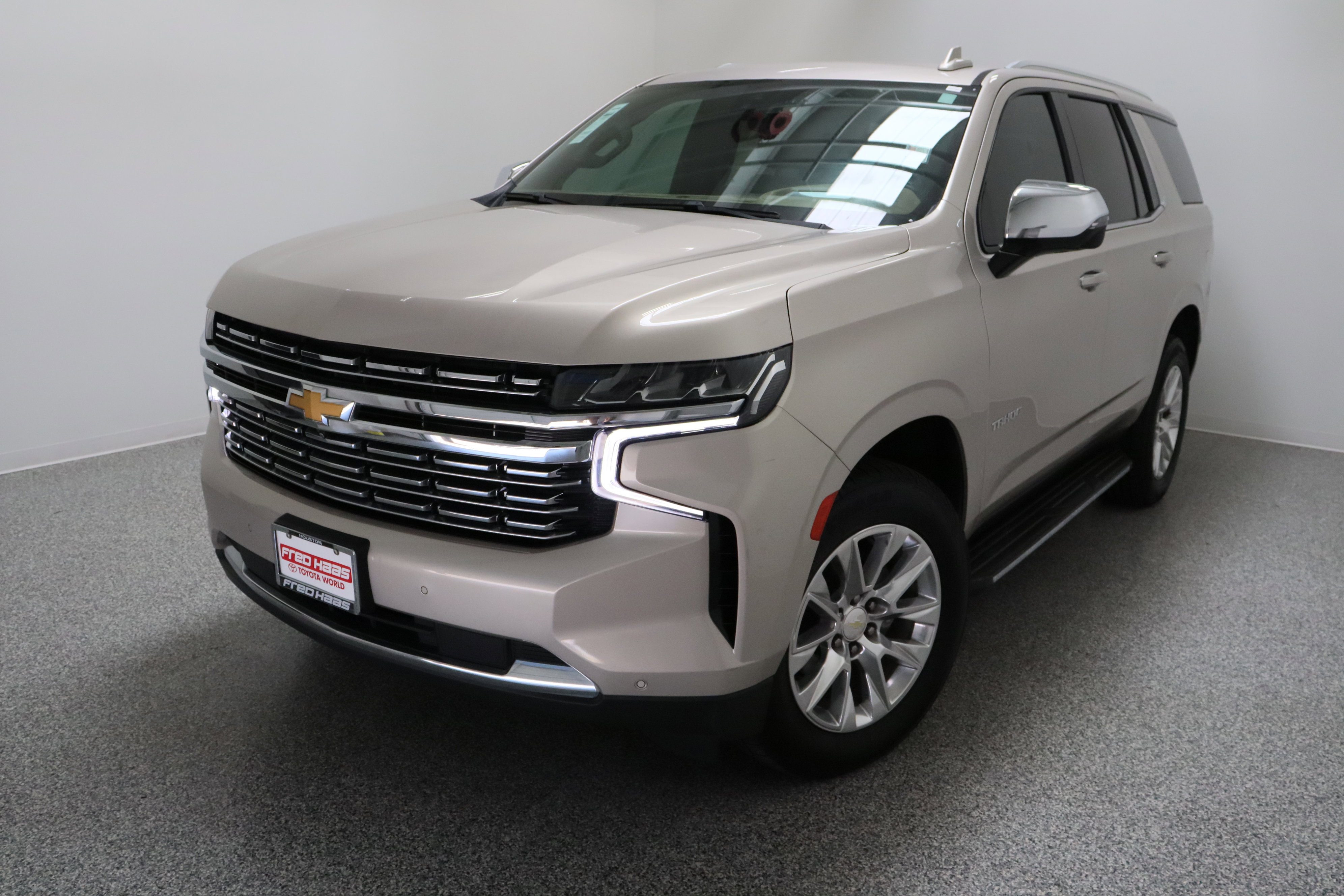 Used 2022 Chevrolet Tahoe Premier RWD image 2