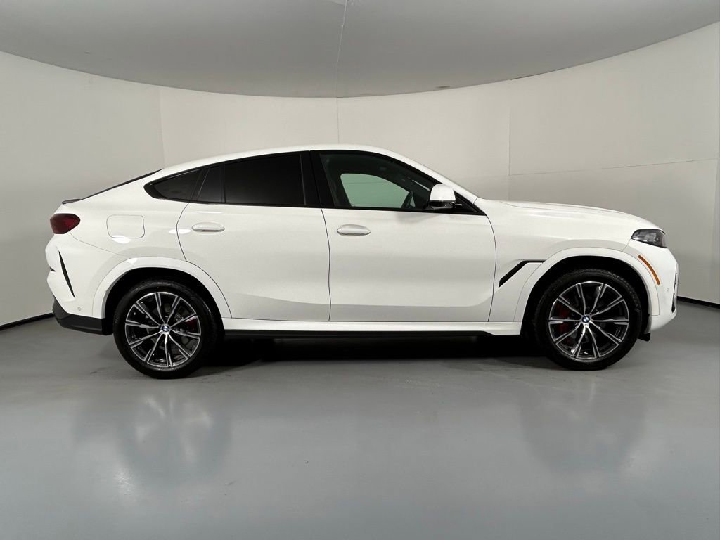 Used 2024 BMW X6 xDrive40i w/ Executive Package image 9