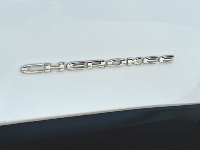 Used 2019 Jeep Cherokee Limited AWD/4WD image 32