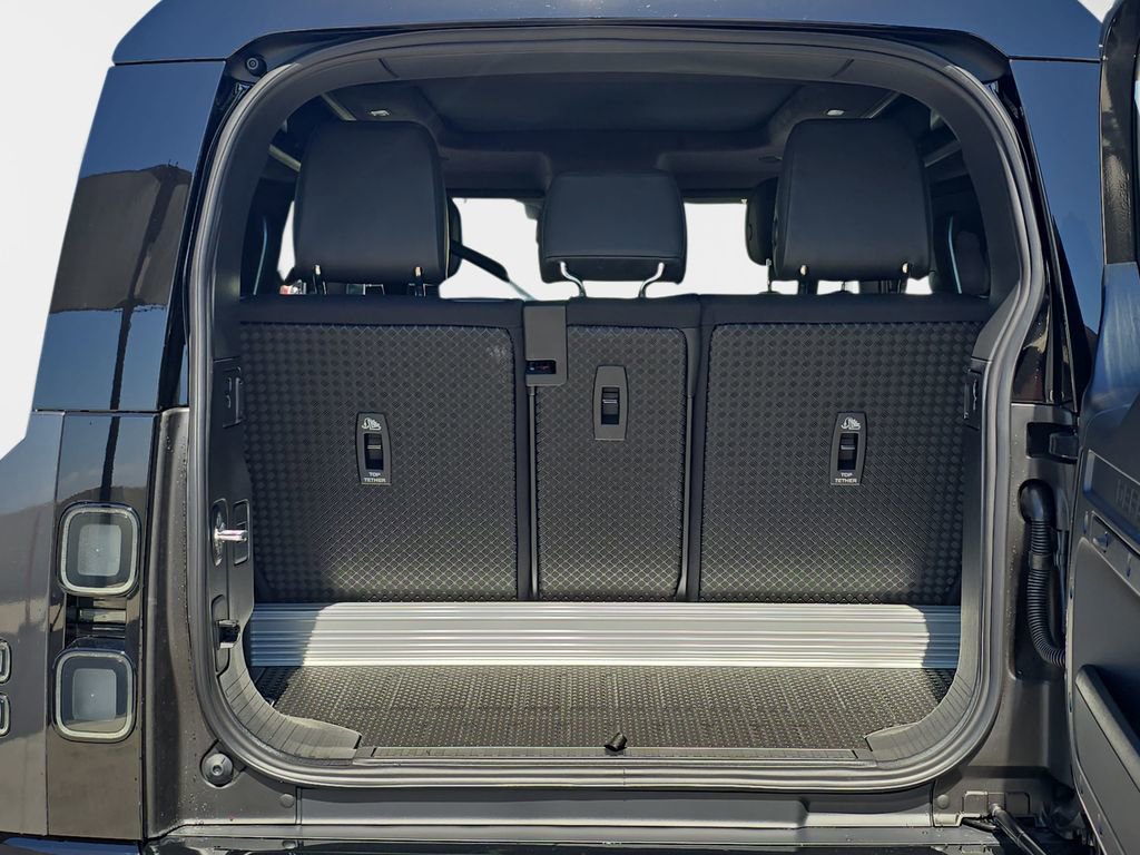 New 2026 Land Rover Defender 90 V8 image 12