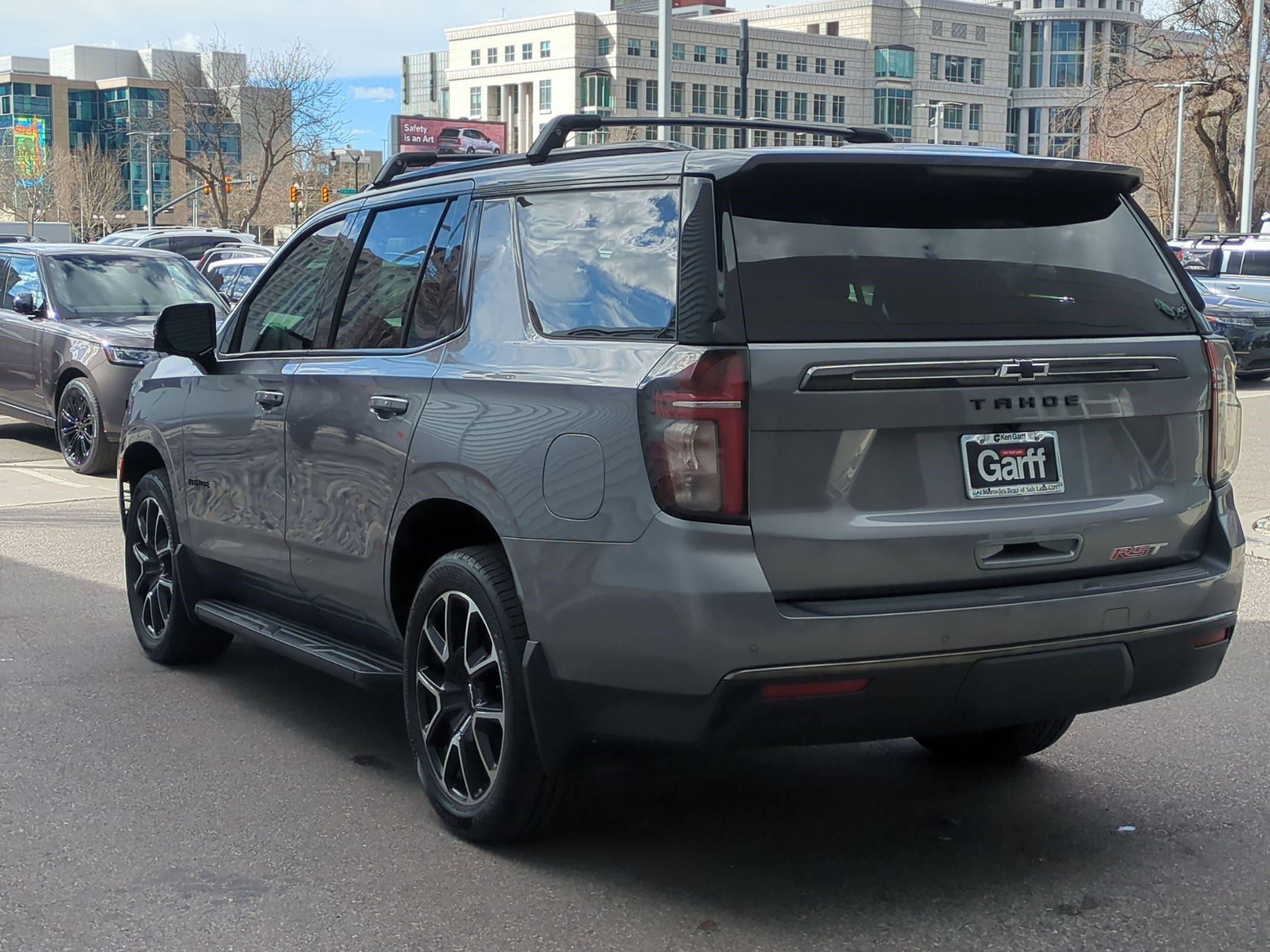 Used 2021 Chevrolet Tahoe RST w/ Luxury Package AWD/4WD image 5