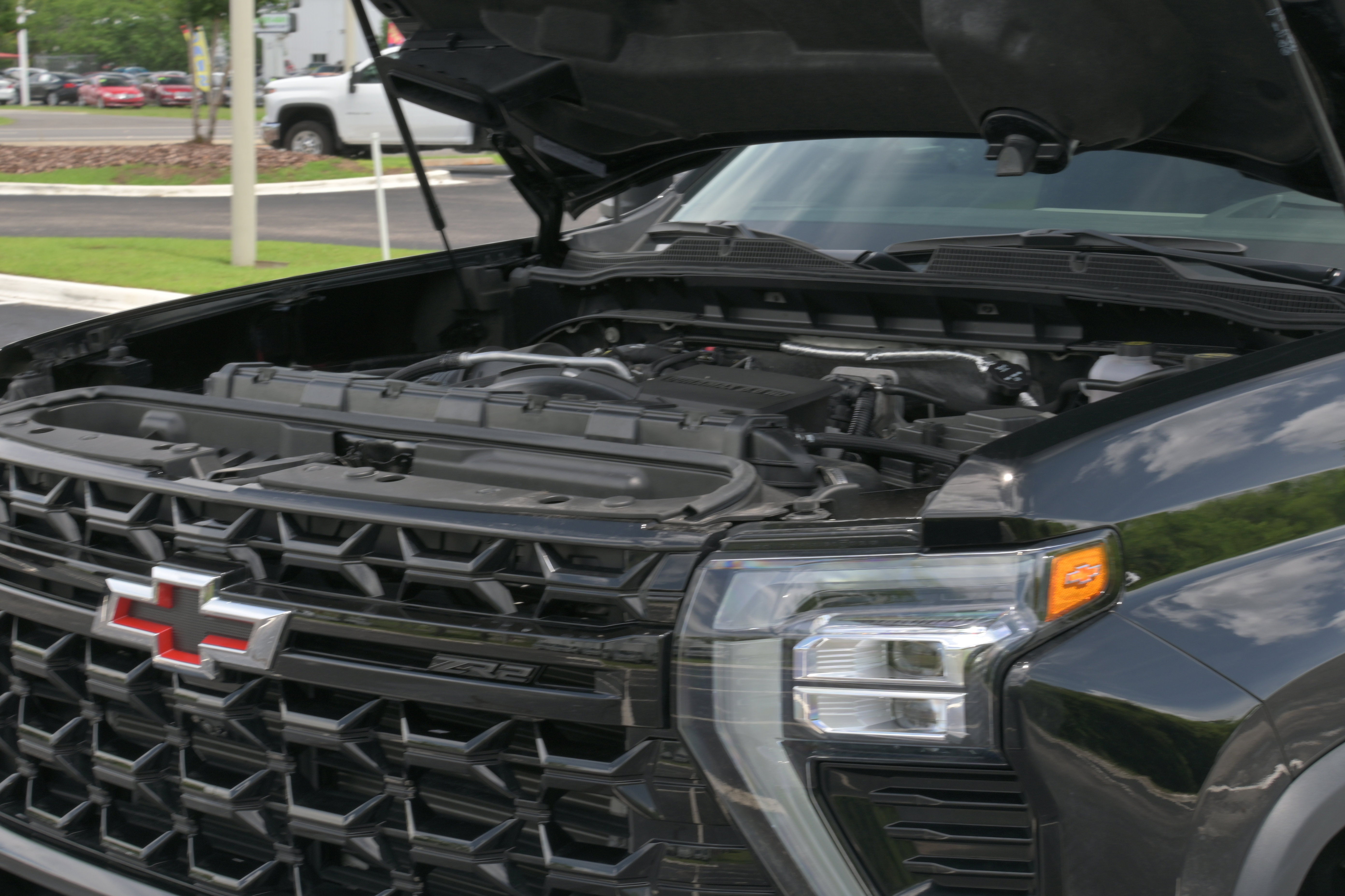 Used 2025 Chevrolet Silverado 2500 ZR2 w/ Technology Package AWD/4WD image 8