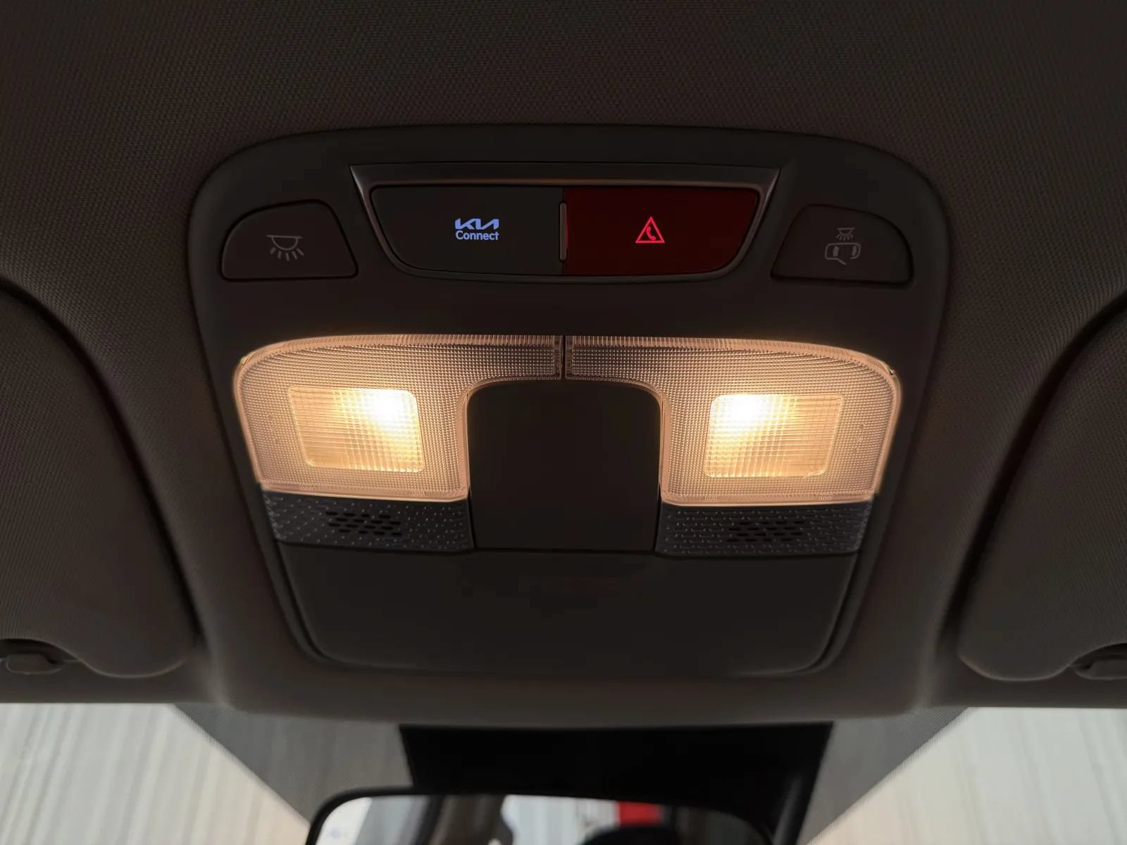 Used 2024 Kia Telluride LX FWD image 30