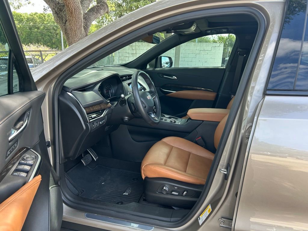 Used 2023 Cadillac XT4 Sport FWD image 15