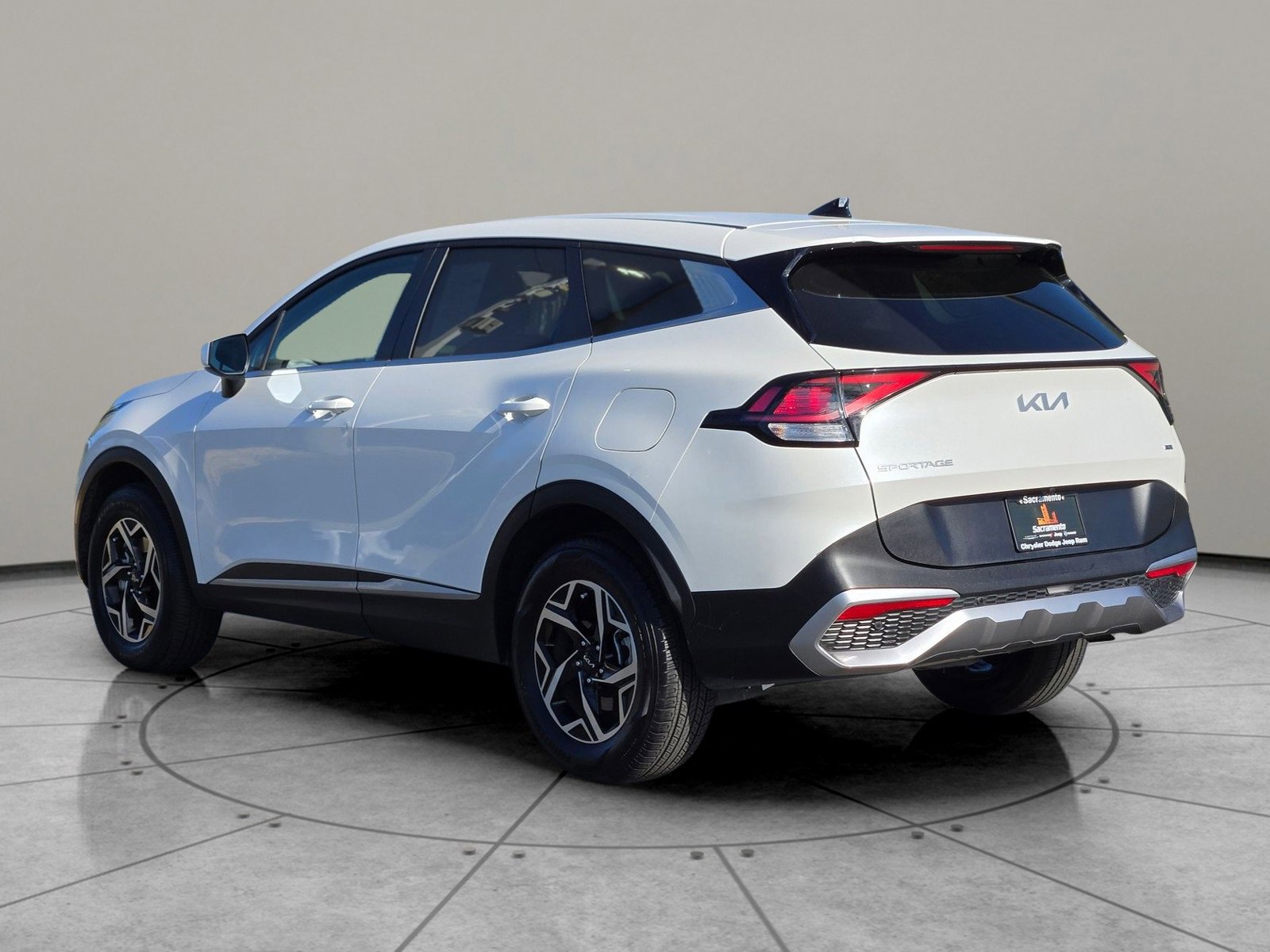 Used 2024 Kia Sportage LX image 8