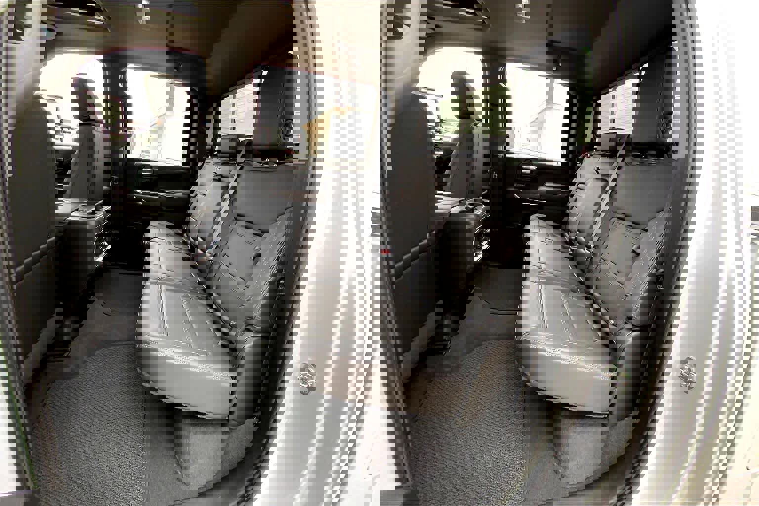 Used 2022 GMC Sierra 3500 Denali image 19