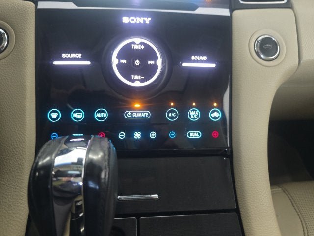 Certified 2018 Ford Taurus Limited AWD/4WD image 22