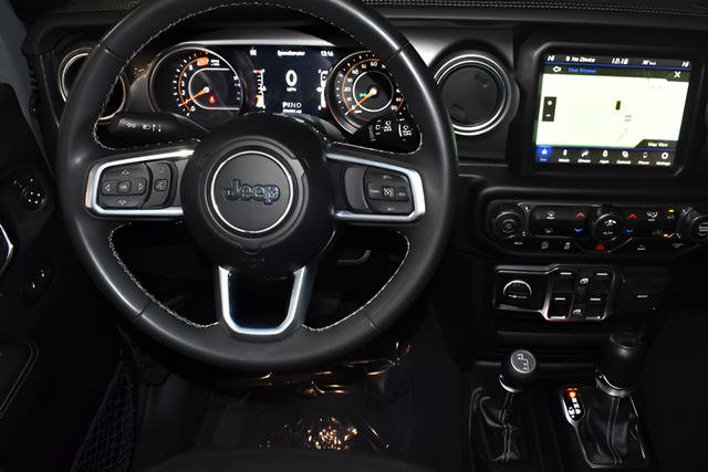 Used 2023 Jeep Wrangler Unlimited Sahara AWD/4WD image 12