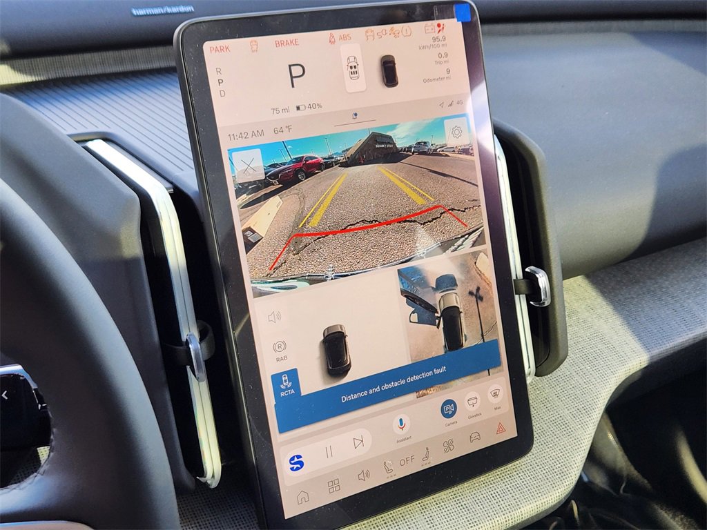 New 2026 Volvo EX30 Cross Country Ultra image 18