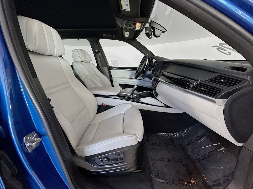 Used 2013 BMW X5 M image 29
