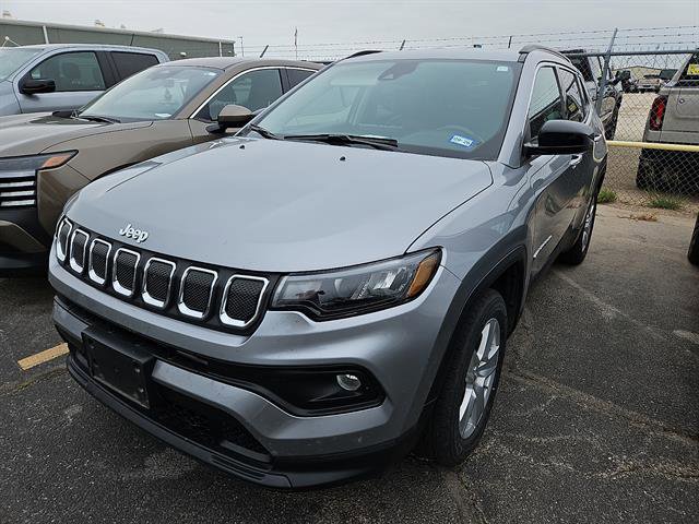 Used 2022 Jeep Compass Latitude w/ Convenience Group FWD image 1