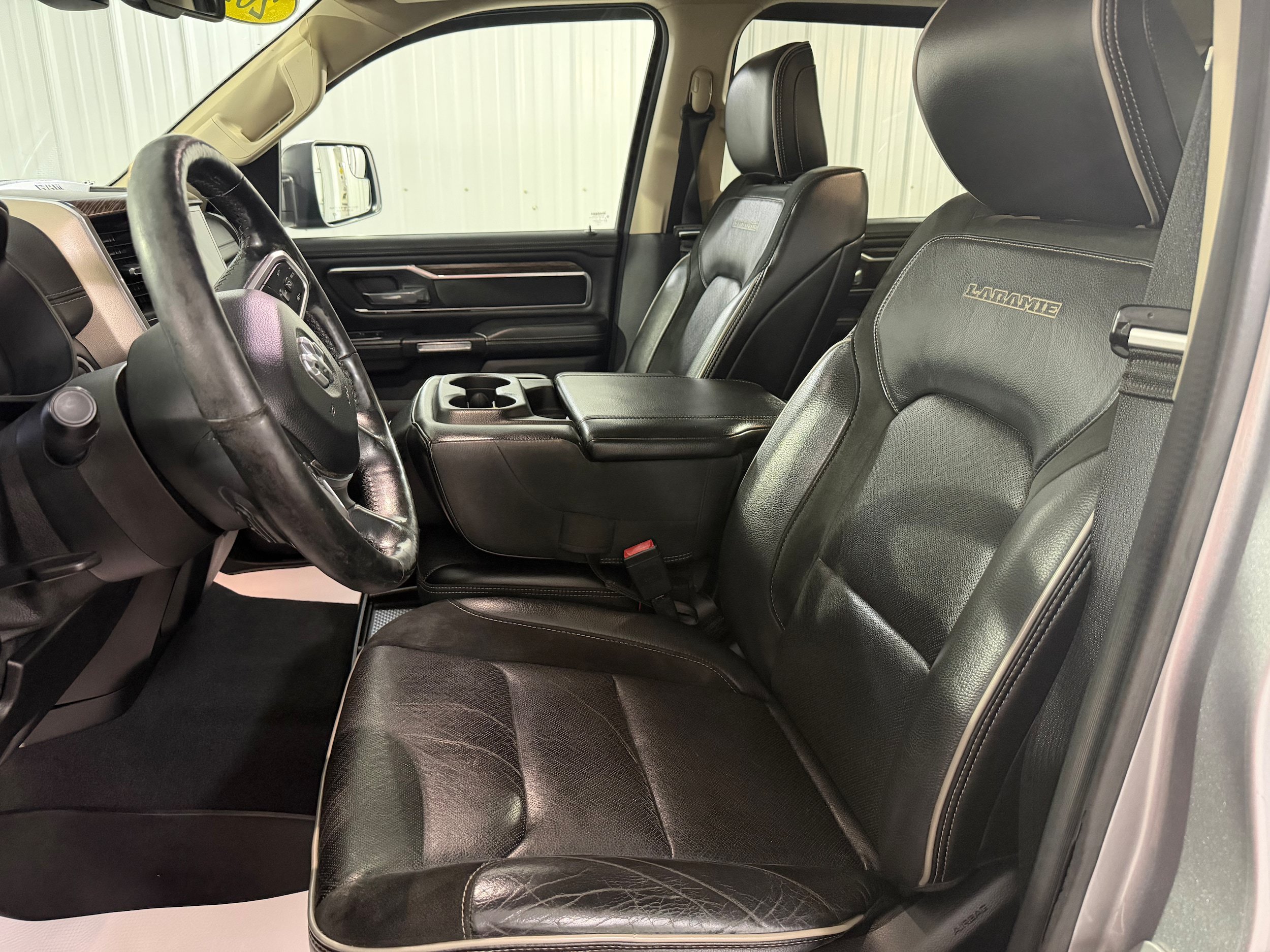 Used 2019 RAM 1500 Laramie AWD/4WD image 12