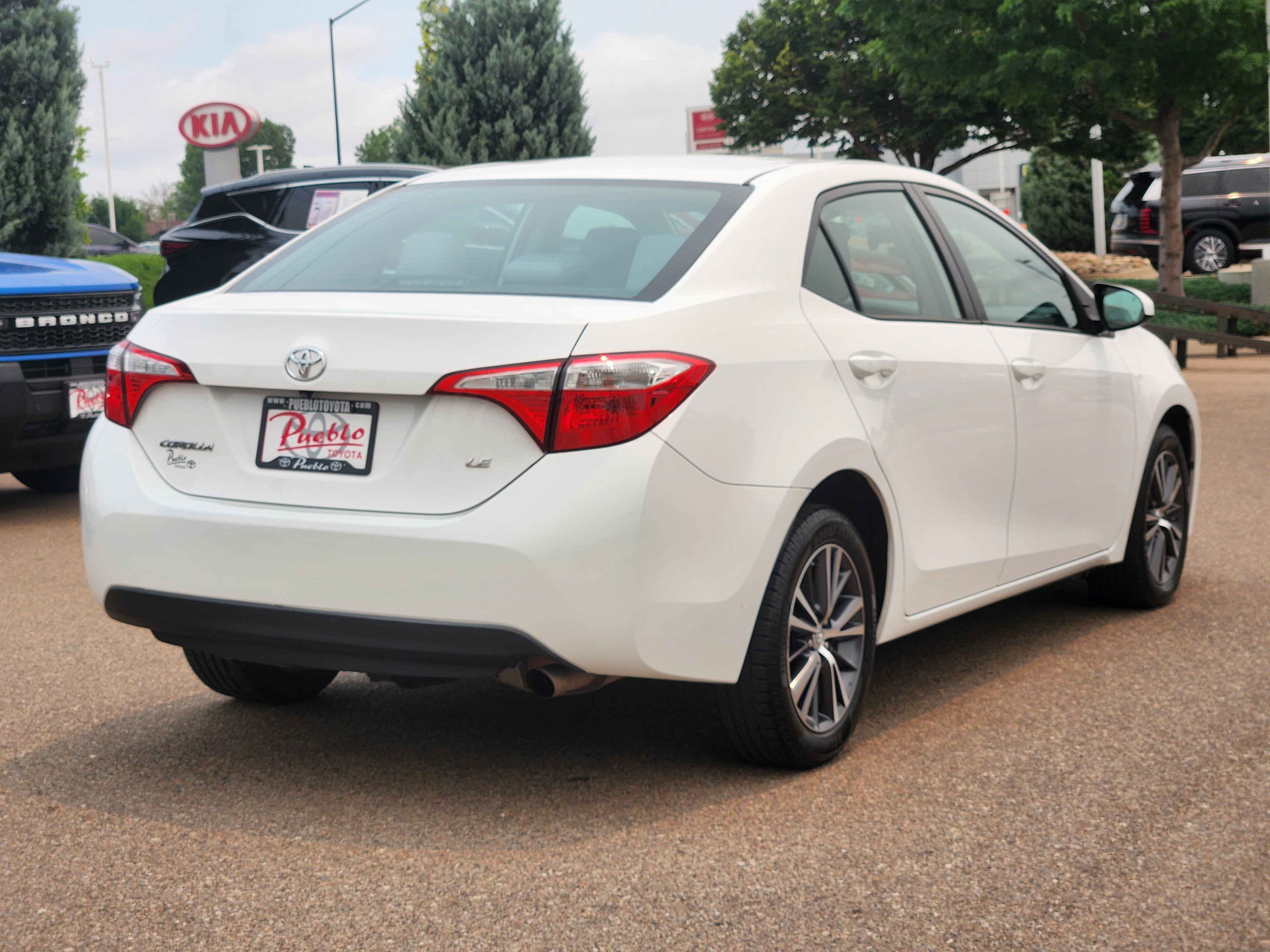Used 2016 Toyota Corolla LE FWD image 3