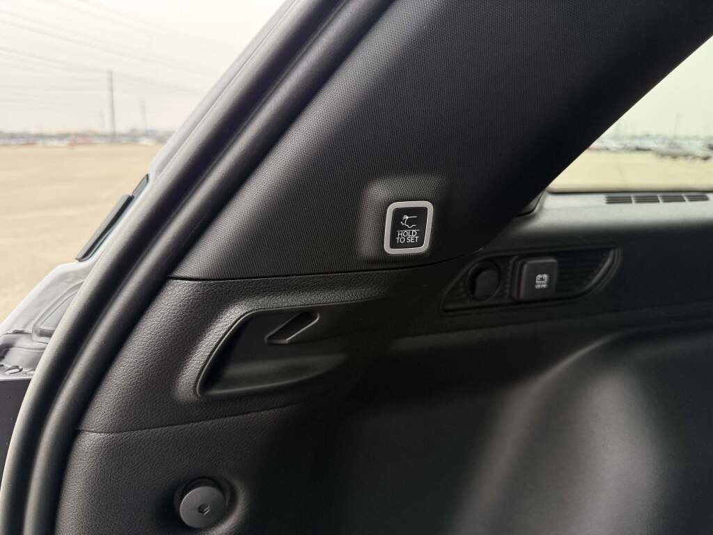 New 2026 Jeep Grand Cherokee Altitude image 21