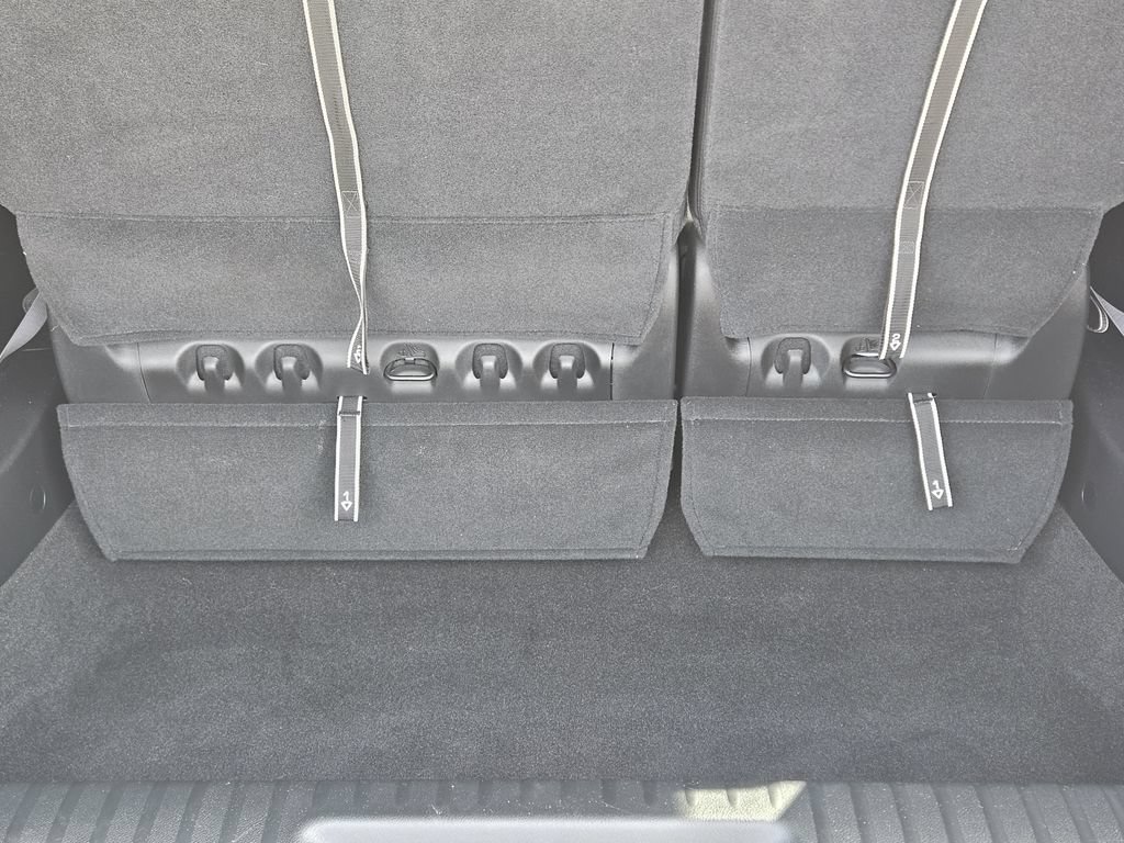 Used 2024 Chrysler Pacifica Touring FWD image 37