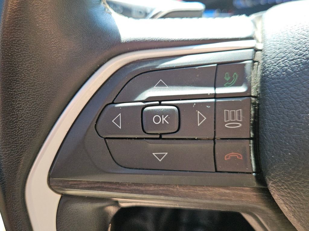 Used 2022 Jeep Grand Cherokee L Limited w/ Luxury Tech Group II RWD image 23