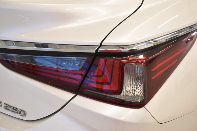 Used 2021 Lexus ES 250 w/ Premium Package AWD/4WD image 12