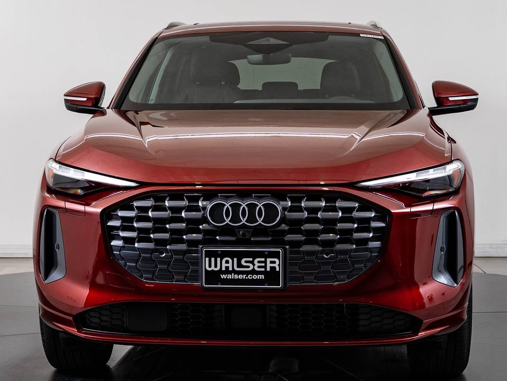 Used 2025 Audi Q5 Premium Plus w/ Premium Plus AWD/4WD image 2