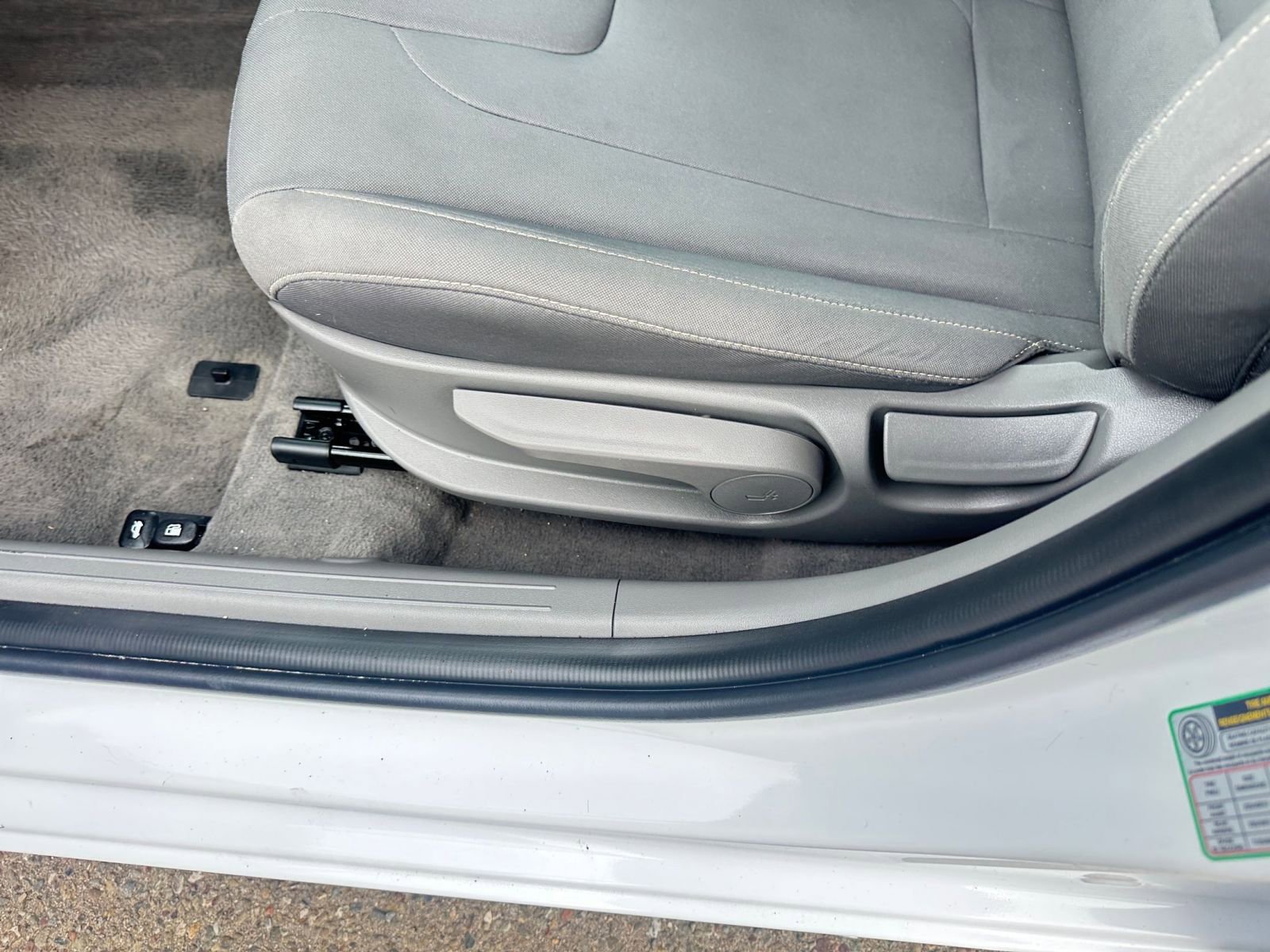 Used 2025 Hyundai Elantra SEL image 24