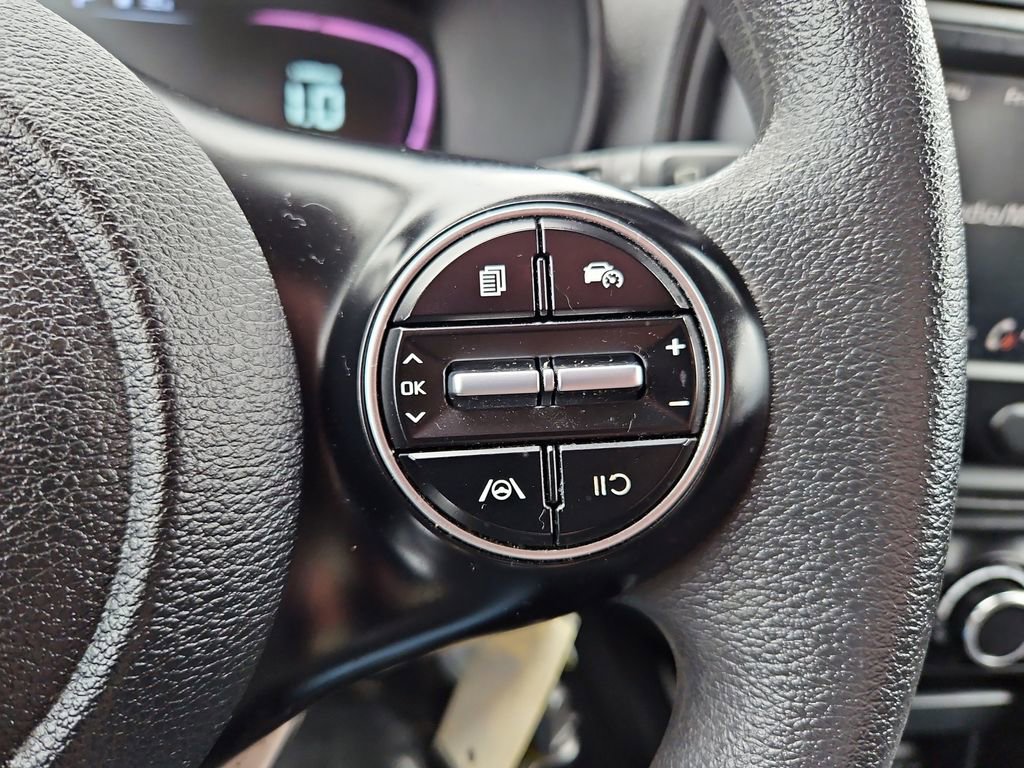 Used 2024 Kia Soul LX image 12