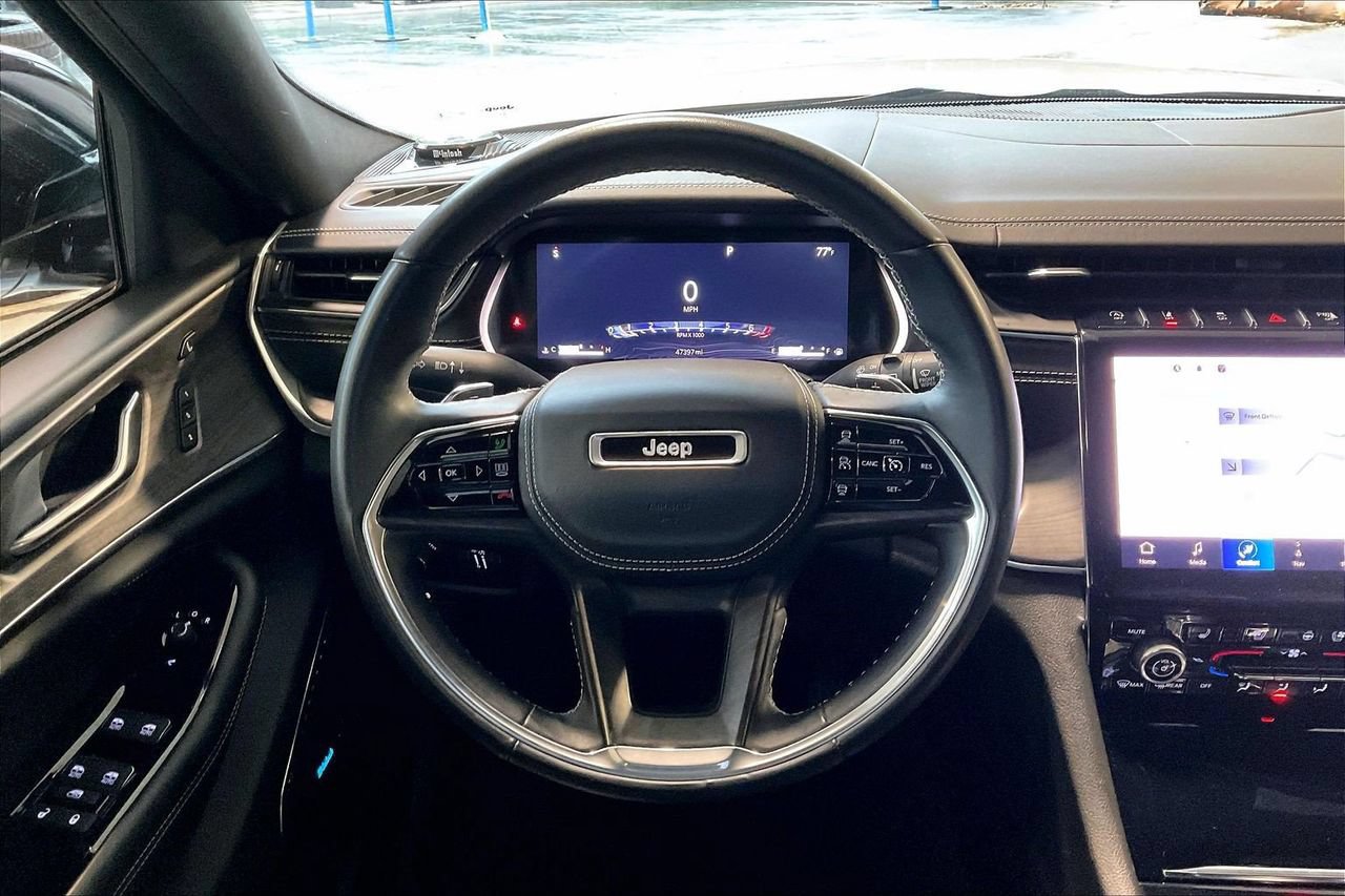 Certified 2022 Jeep Grand Cherokee Overland w/ Luxury Tech Group IV AWD/4WD image 10