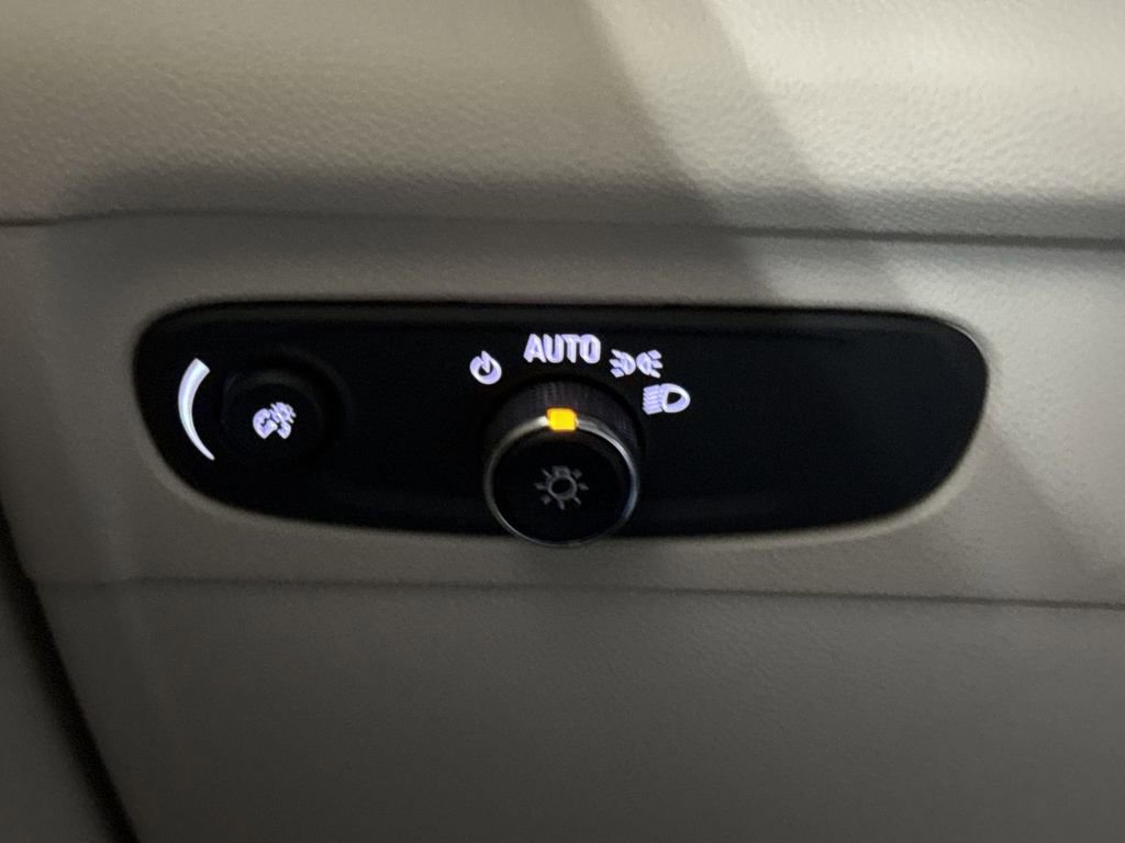 Used 2023 Buick Envision Preferred AWD/4WD image 18