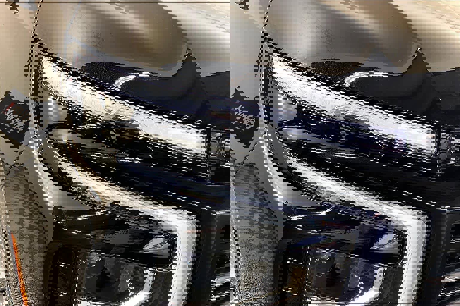 Used 2025 Chevrolet Suburban High Country image 26