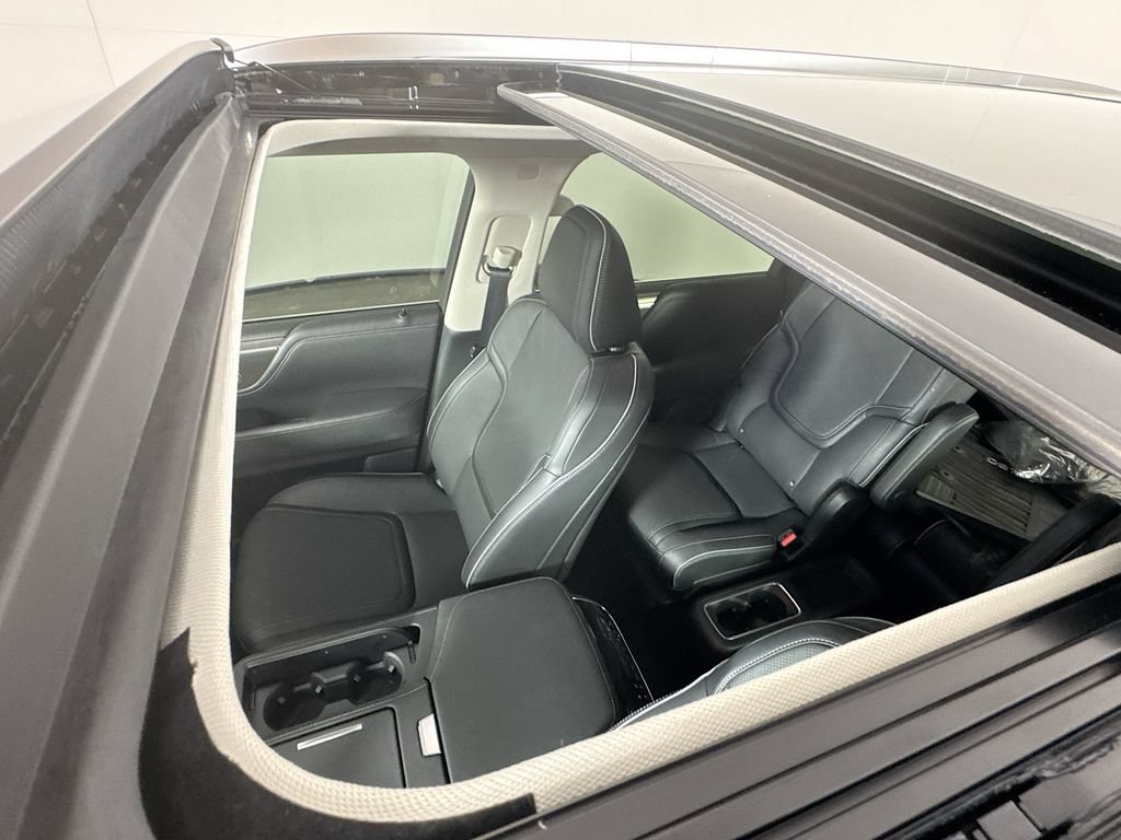 Certified 2026 INFINITI QX80 Luxe w/ Cargo Package AWD/4WD image 27