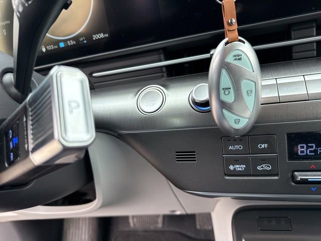 Used 2025 Hyundai Kona SEL image 40