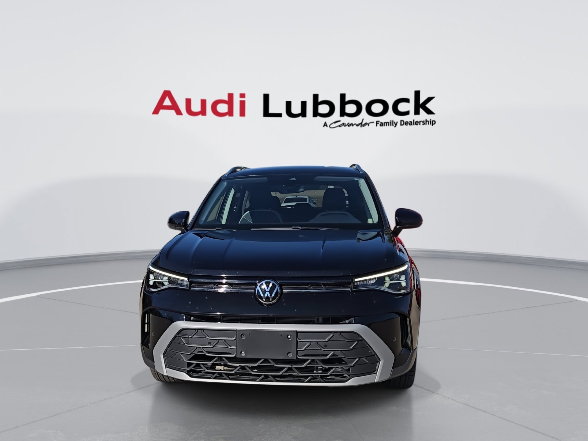 Used 2025 Volkswagen Taos SE FWD image 3