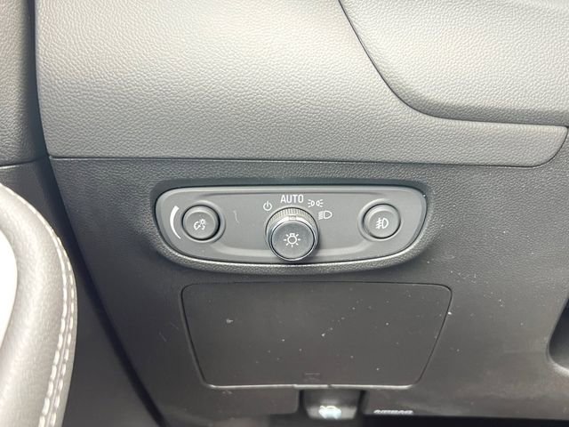 Used 2023 Buick Encore GX Select w/ Safety Package II AWD/4WD image 17