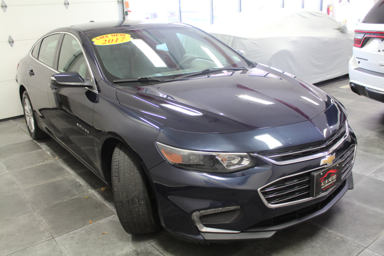 Used 2017 Chevrolet Malibu LT image 3