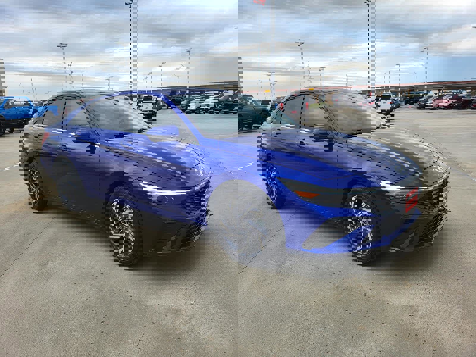 Used 2024 Hyundai Elantra Limited image 7